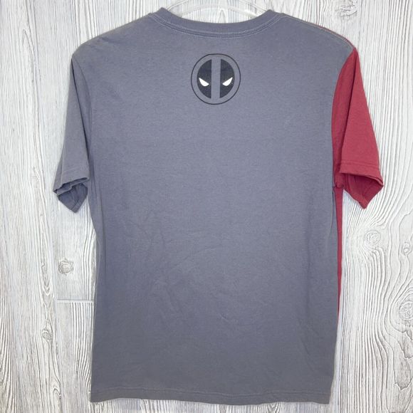 Deadpool T-Shirt by MF Two Tone Gray Red Spellout Sword Men's Medium Marvel Nice - Picture 2 of 8